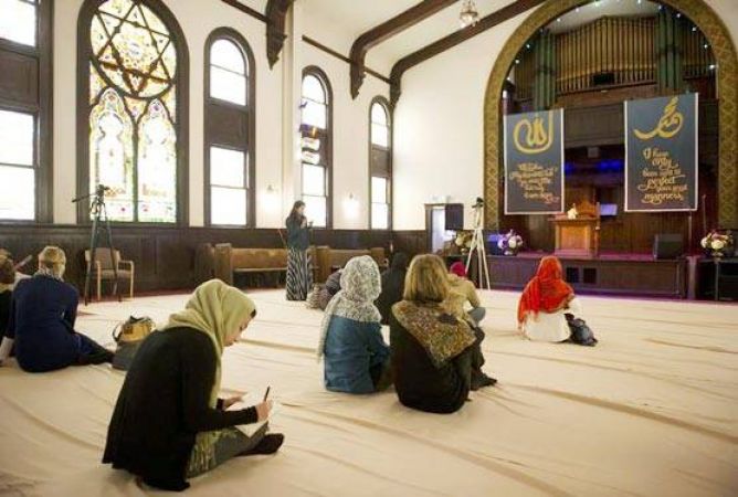 मुस्लिम महिलाओं ने माना मस्जिद में हुई अश्लील हरकतें