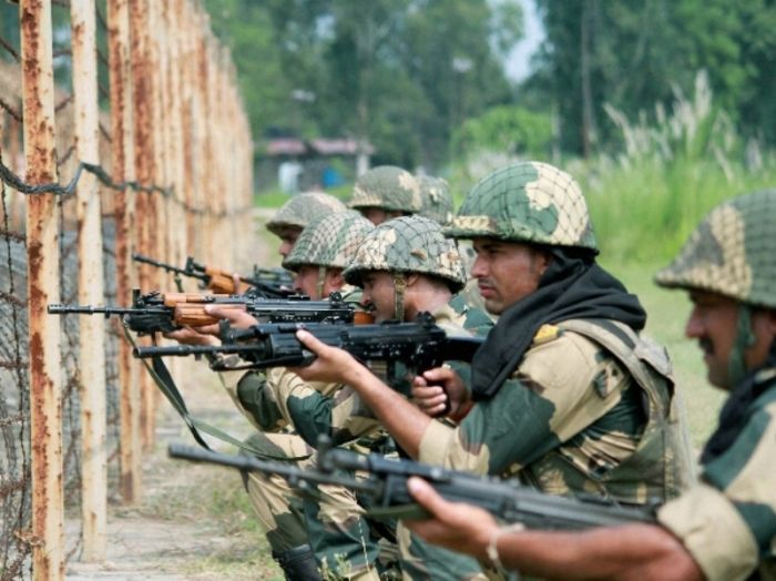 जम्मू- कश्मीर : मुठभेड़ में भारतीय सेना ने मार गिराए दो आतंकी