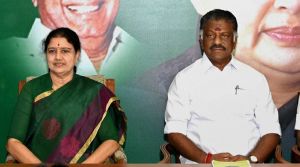 तमिलनाडु के राजनीतिक संकट को लेकर SC  में की अपील