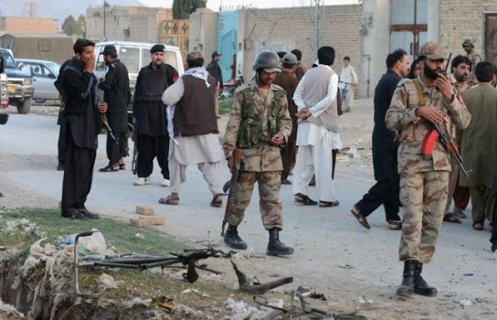 पाकिस्तान के 4 पुलिसकर्मी हुए हमलावरों के शिकार