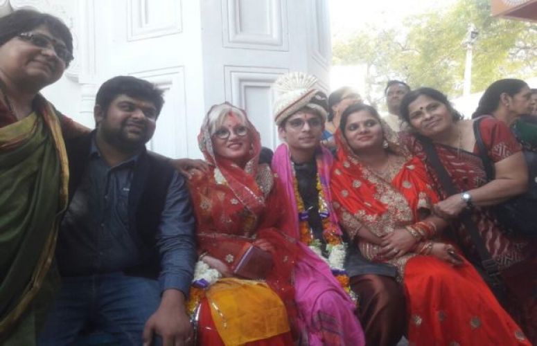 अमेरिका छोड़ भारतीय लड़के से शादी की इस विदेशी राइटर ने