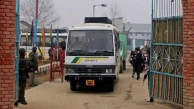 पुलवामा हमले के बाद भारत का बड़ा कदम, पाकिस्तान जाने वाली बस सेवा बंद