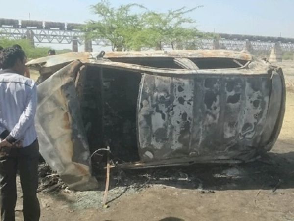 चम्बल के पुल से गिरी कार, जिन्दा जले कांग्रेस नेता