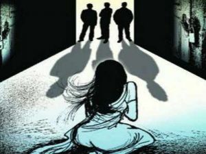 A woman picked up and gang-raped by 3 Men while waiting for the cab