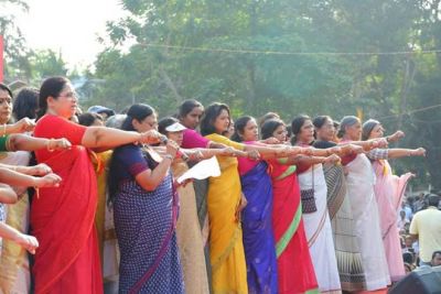 सबरीमाला मंदिर : लाखों महिलाओं ने बनाई 600 कि.मी लम्बी मानव श्रृंखला