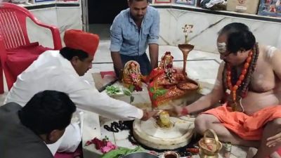 राजस्थान के इस अल्पसंख्यक मंत्री ने किया शिव मंदिर में रुद्राभिषेक