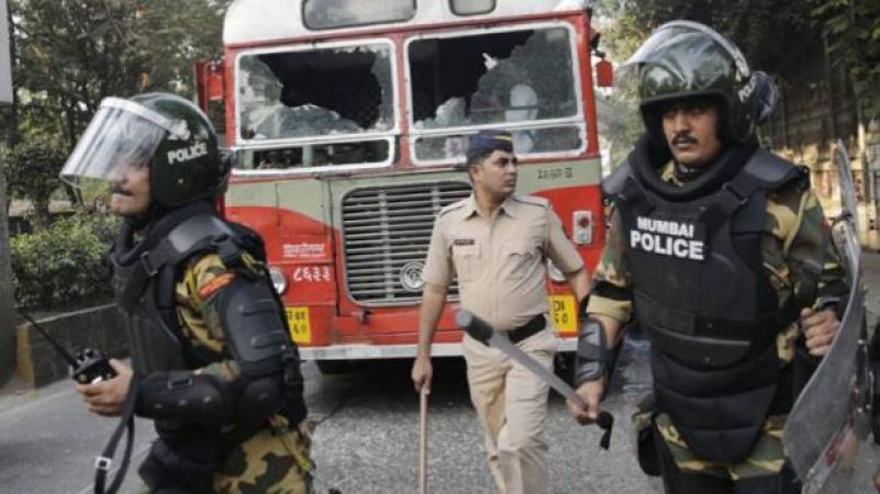 हिंसा की आग में झुलसता महाराष्ट्र आज बंद