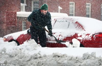 अमेरिका में भारी बर्फबारी, इमरजेंसी घोषित