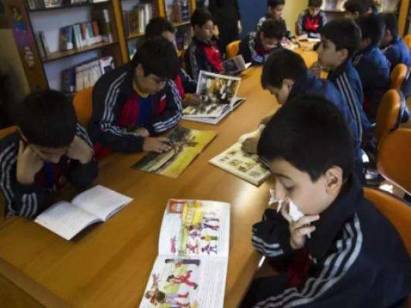 ईरान के स्कूलों में अंग्रेजी पढ़ाने पर लगी रोक
