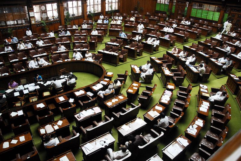 संसद में अनुपस्थिति को लेकर बीजेपी सांसदों को चेतावनी