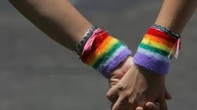 समलैंगिकता को मान्यता देने का फैसला अब संविधान पीठ के हाथ
