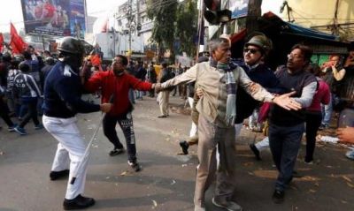 भारत बंद LIVE : बंगाल में पुलिस को खदेड़ा, प्रदर्शनकारियों ने सरकार पर लगाए आरोप