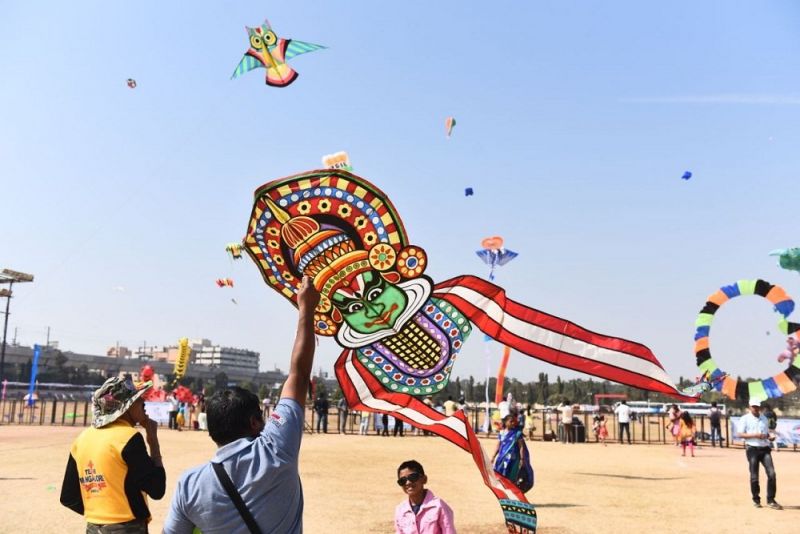 हैदराबाद में आयोहित हुआ पतंग उत्सव, वेंकैया नायडू ने किया उद्घाटन