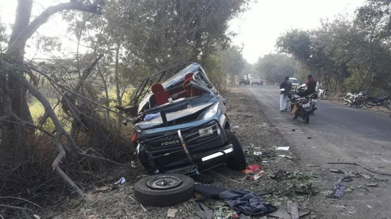 महाराष्ट्रा कार हादसे में छह लोगों की मौत