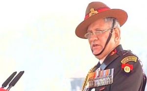 सेना दिवस: PM मोदी ने किया सेना को सलाम, सेना प्रमुख ने दी पाक को चेतावनी