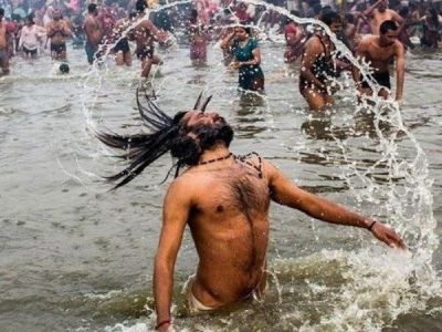 गंगा में नालों को गिरते देख, नाराज नागा साधुओं ने किया शाही स्नान का बहिष्कार