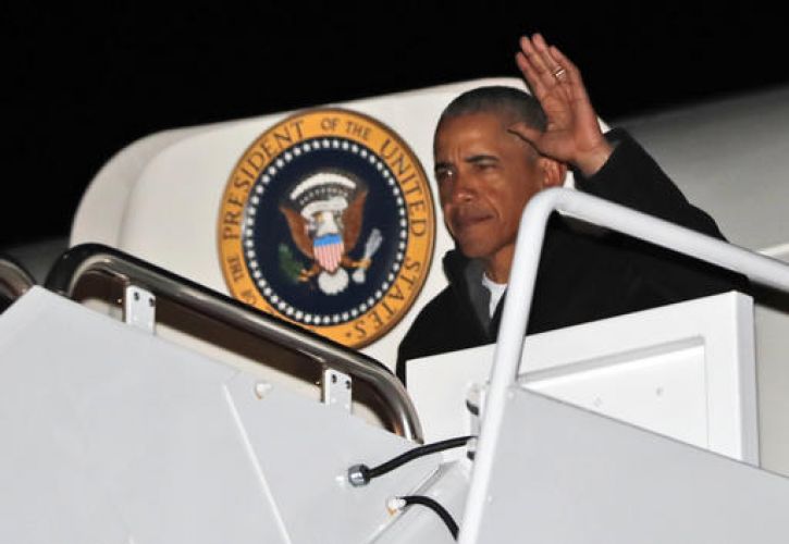 ओबामा को आखिरी बार एयरफोर्स वन में बैठाने की रस्म निभाई