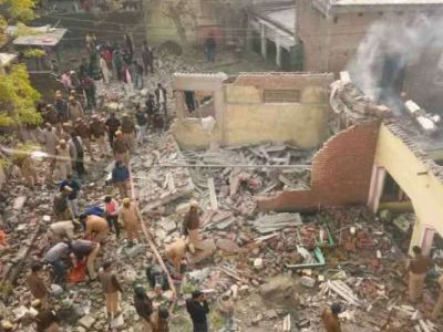 उत्तर प्रदेश: मकान में अचानक हुआ विस्फोट, फिर एक घंटे तक चलता रहा धमाकों का दौर