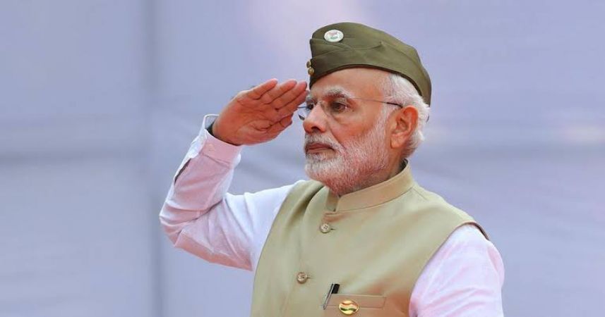 सुभाषचंद्र बोस के परिवार ने पीएम मोदी को दी यह खास भेंट, पीएम बोले शुक्रिया