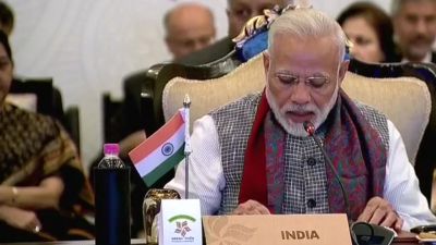 PM Modi welcomes the Chief guests at Rajpath for Republic Day Celebration