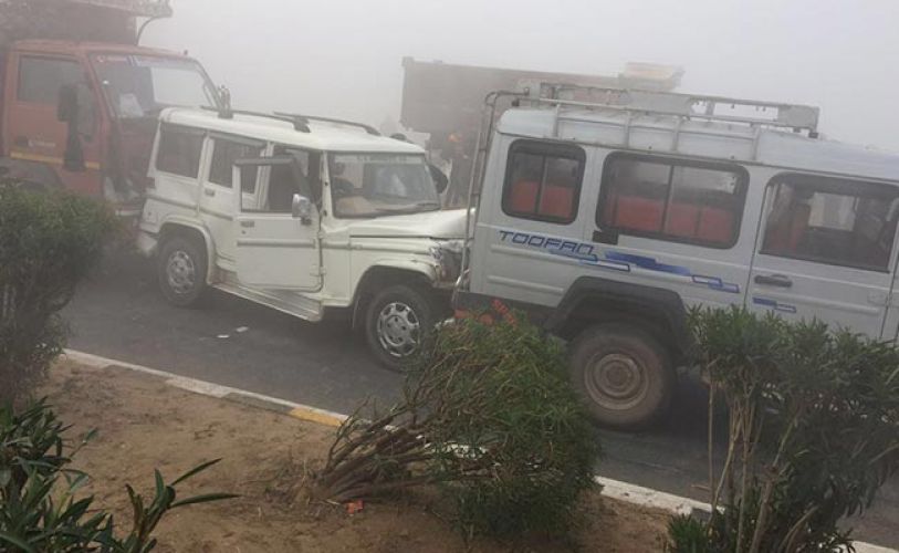 कोहरे का कहर : जयपुर में कई वाहन टकराये, एक की मौत