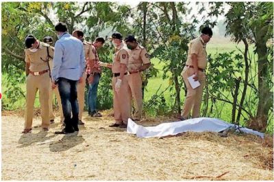 A dead body of a naked man was found in Mumbai