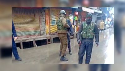 जम्मू कश्मीर: अनंतनाग में आतंकी हमला, पुलिस थाने पर फेंका ग्रेनेड
