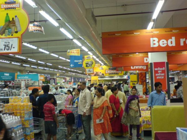 मुंबई में निकला GST का पहला बिल, फ्यूचर ग्रुप के सीईओ को हुई प्रसन्नता