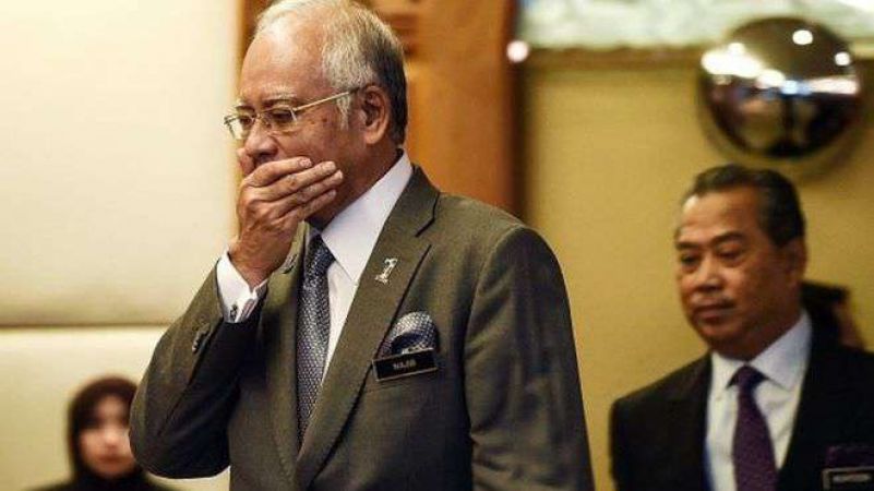 मलेशिया के पूर्व प्रधानमंत्री हिरासत में