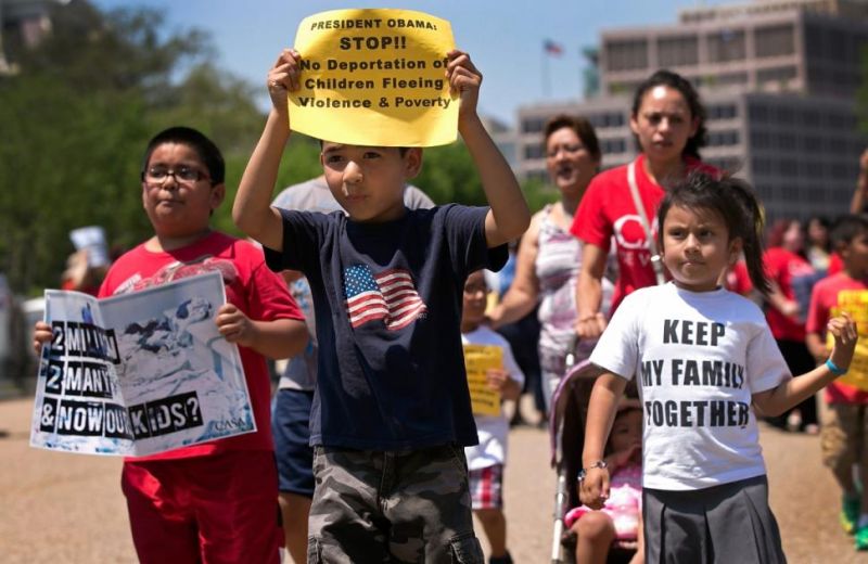 अमेरिका में प्रवासी बच्चों की, माता-पिता से ऐसे हो रही मुलाकात