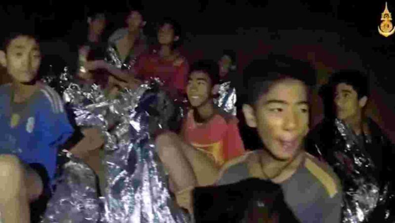 थाईलैंड: गुफा में फ़से बच्चों में शामिल है एक विलक्षण बच्चा भी