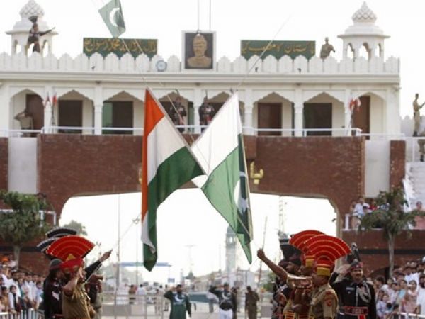 नकलची पाकिस्तान भी अब वाघा सीमा पर लगाएगा ऊँचा झंडा