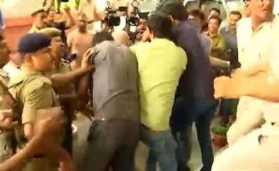 तेजस्वी के सुरक्षा कर्मियों ने मिडिया वालो से की मारपीट