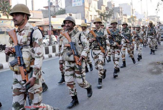कश्मीर : सेना ने किया 1 और आतंकी का खात्मा 2 जवान भी घायल