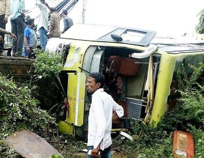 तीर्थ पर जा रही बस उदयपुर में दुर्घटनाग्रस्त, 9 की मौत 31 घायल
