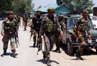 कश्मीर: कुलगाम मुठभेड़ में तीन आतंकी ढेर