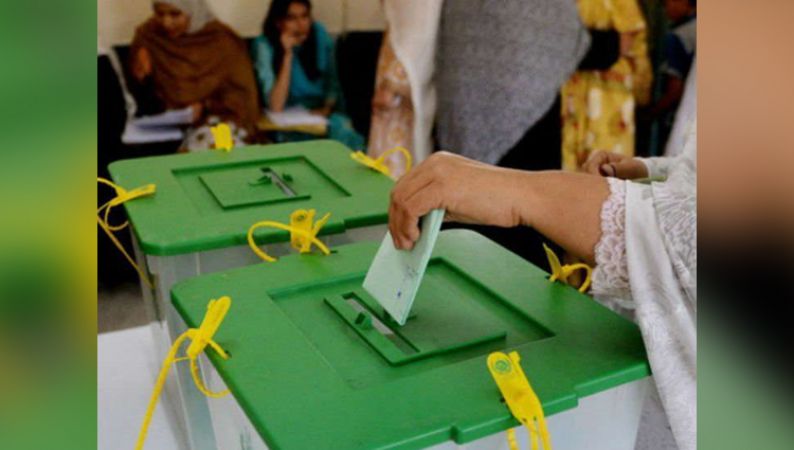 पाकिस्तान के वज़ीर-ए-आजम के लिए मतदान शुरू, आतंकी हमले का है खतरा