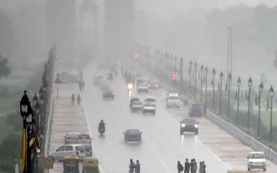 दिल्ली भारी बारिश के बाद जीवन अस्त-व्यस्त