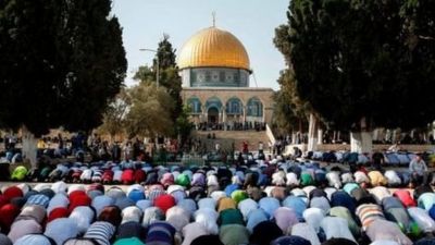 इजराइल ने  पवित्र स्थल से सुरक्षा उपकरण हटाए , फलस्तीनियों ने की इबादत
