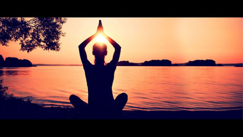 अंतर्राष्ट्रीय योग दिवस: मन को खुश करना है तो हर दिन करे योगा