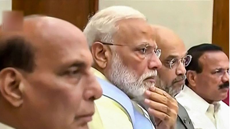 PM Modi's first cabinet meeting takes big decisions, farmers and students will get these benefits