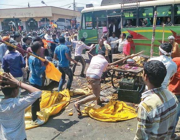 दिशा से भटकर हिंसक हुआ किसान आंदोलन, रेलवे ट्रैक उखाड़ा, इंटरनेट सेवा बंद