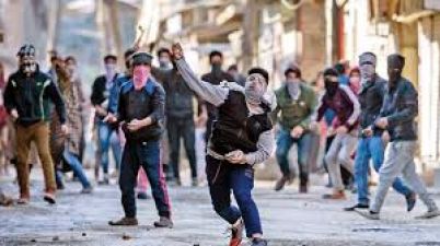 Withdrawal of FIR against stone pelters would demoralise the Army: Union government
