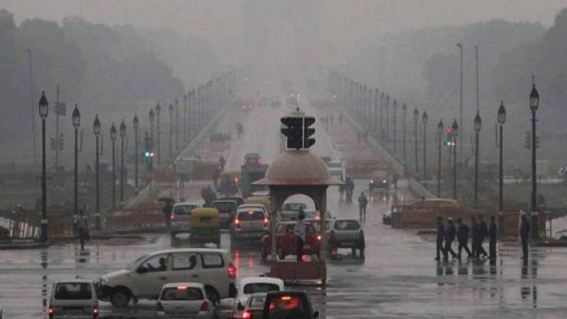 दिल्ली-NCR : आंधी-बारिश से सड़कें जाम, हवाई यात्रा भी ठप