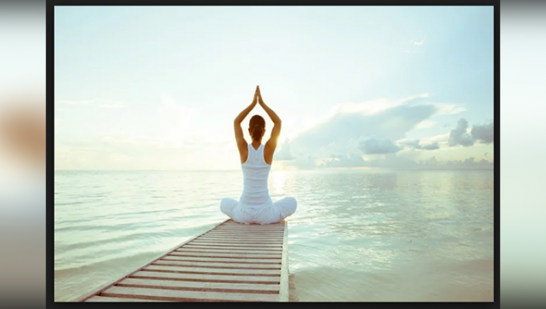 International Yoga Day : योग करते वक्त कभी न करें ये 5 गलतियां