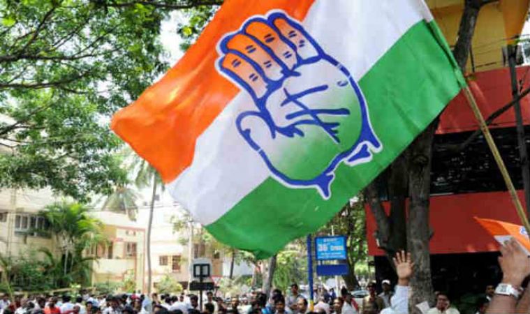 कांग्रेस का पलटवार, BJP और RSS के असंतुष्टों ने भड़काया आंदोलन