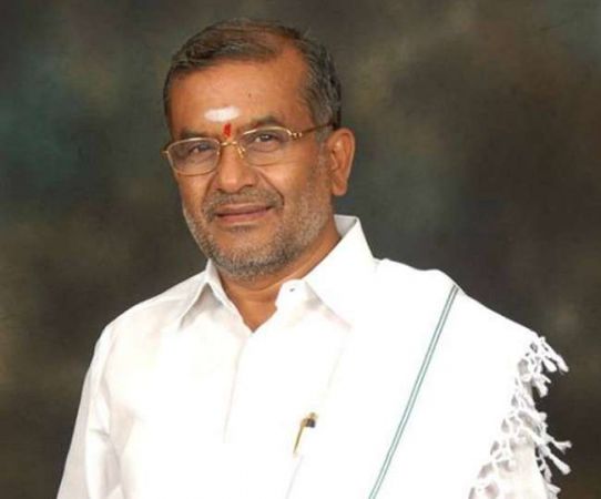 कर्नाटक में आठवीं पास विधायक  को बनाया उच्च शिक्षा मंत्री
