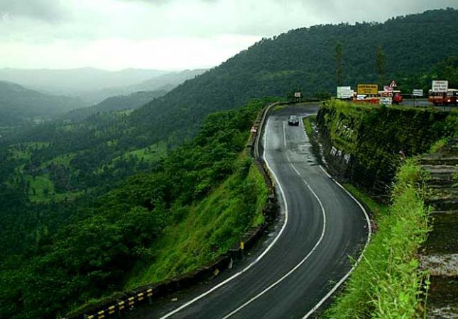 महाराष्ट्र पहुंचा मानसून, अलग अलग स्थानों पर बिजली गिरने से हुई जनहानि