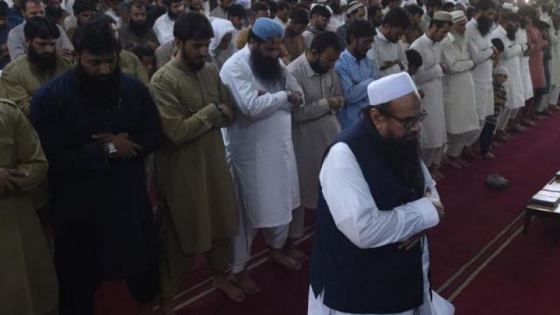 प्रतिबंध के बावजूद ईद की नमाज अदा करने पहुंचा आतंकी सईद