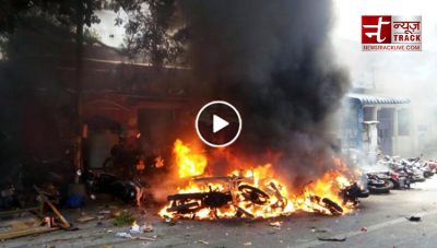 Video: दो समुदाय के बीच हुई झड़प के बाद दंगे की आग में जल रहा है शाजापुर